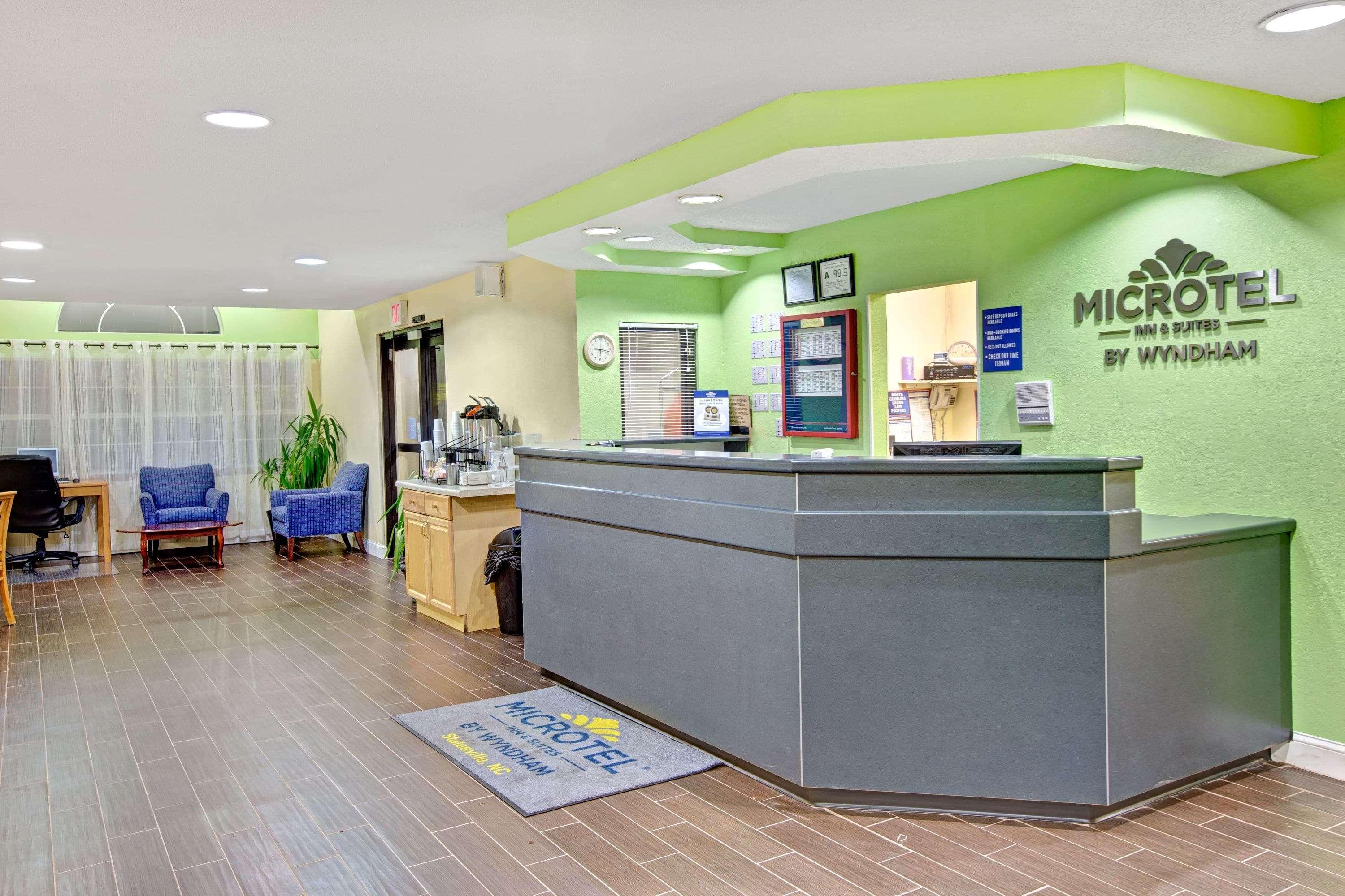 Microtel & By Wyndham Hotel 2*