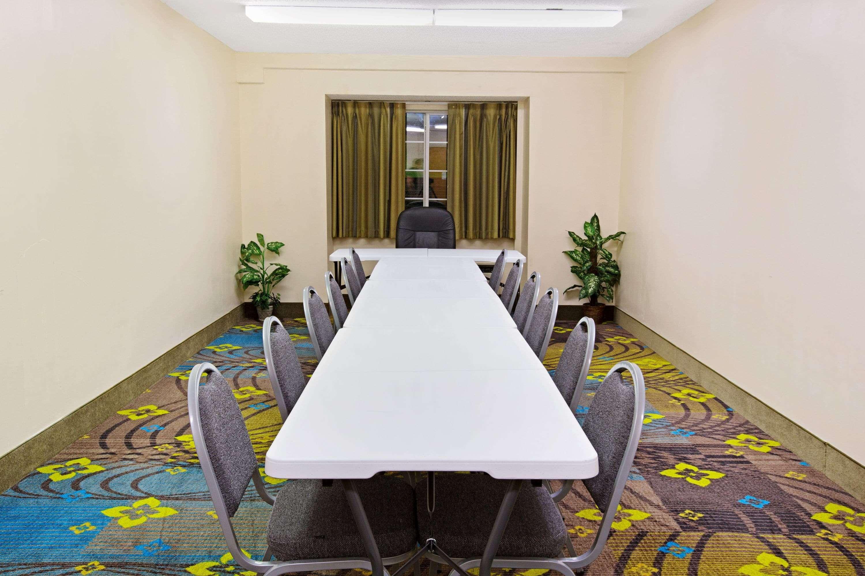 Hotel Microtel & By Wyndham