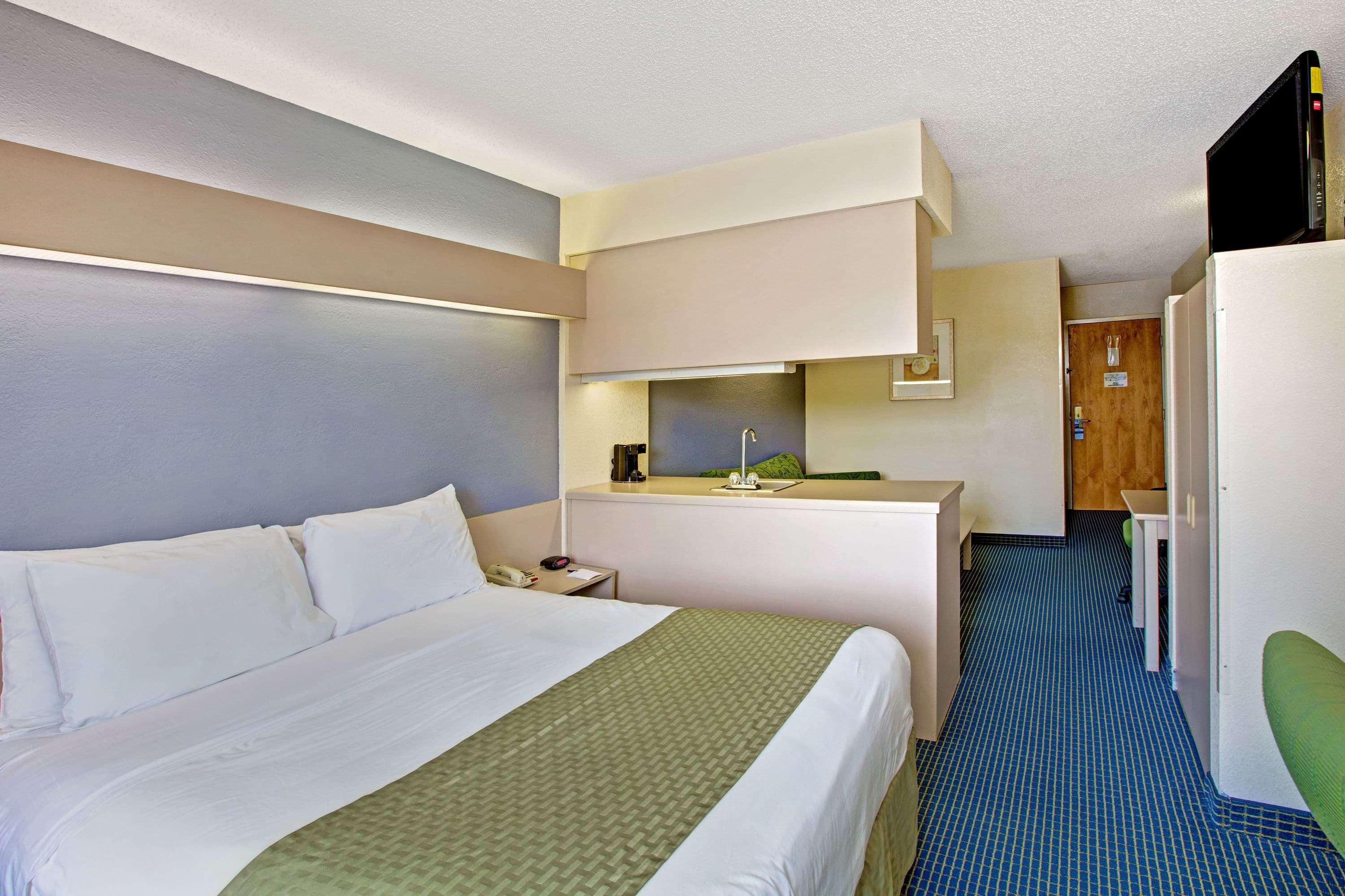 Microtel & By Wyndham Hotel