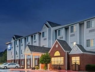 Hotel Microtel & By Wyndham 2*
